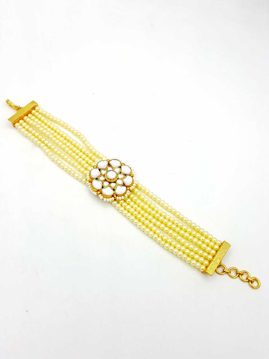 kundan-bracelet-BRKU17752GDHG