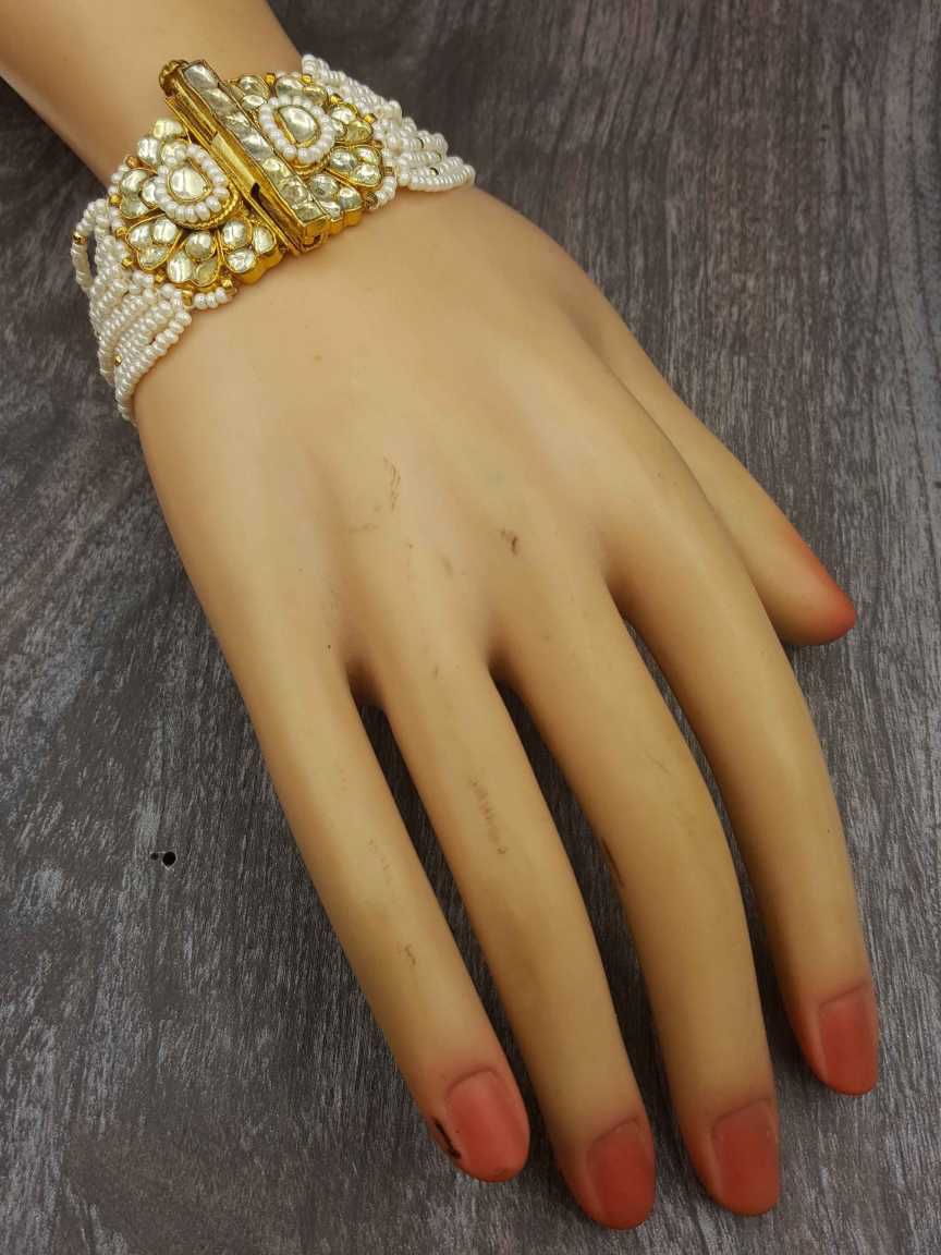 kundan-bracelet-BRKU20597TZHG