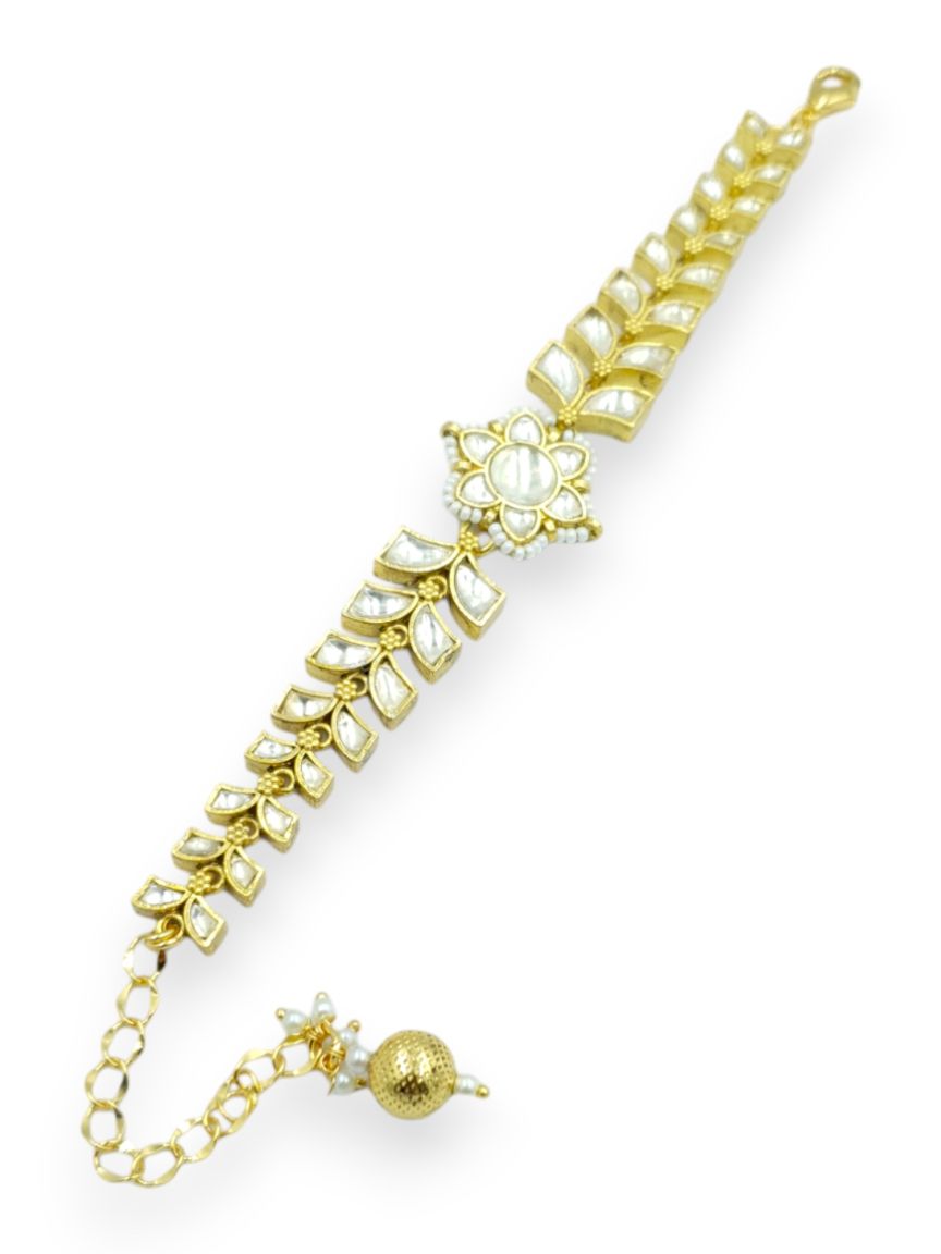 BRACELET IN JADAU KUNDAN STYLE | DESIGN - 23477