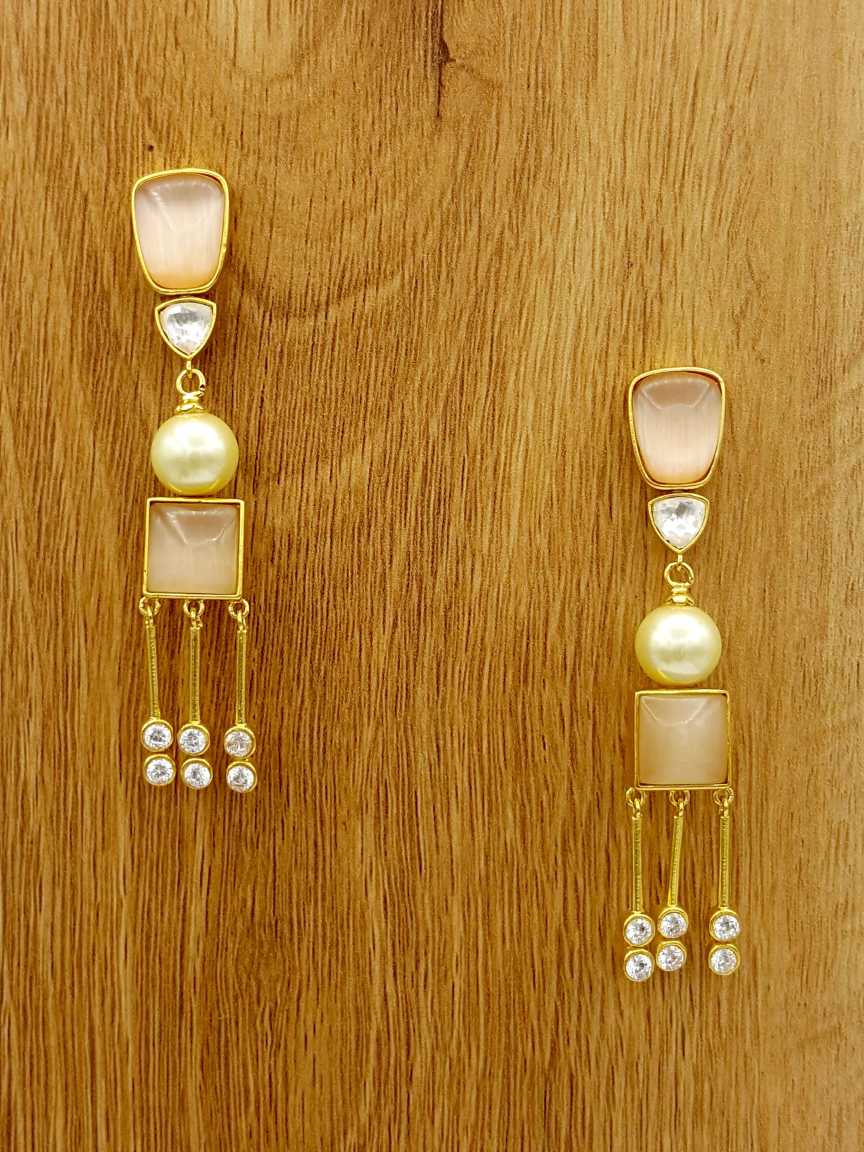 EARRING in BOUTIQUE Style | Design - 18701