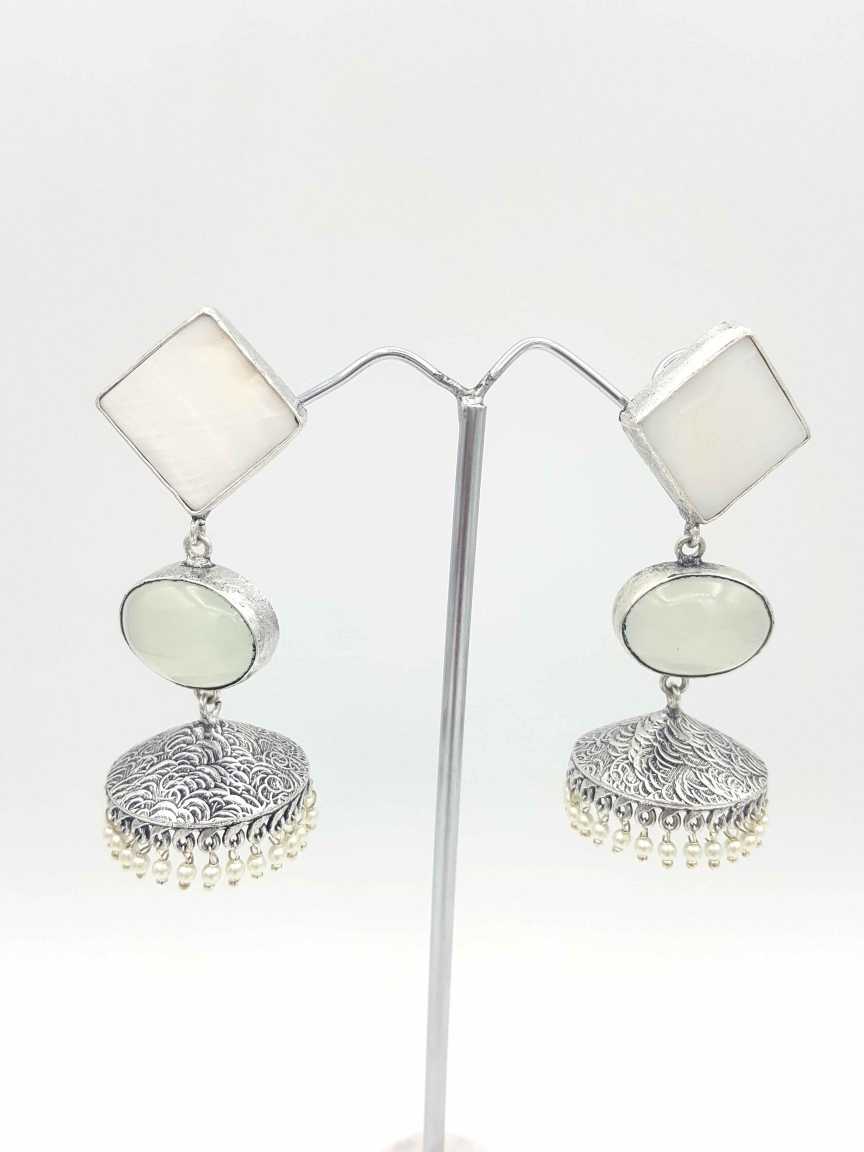 boutique-earring-ERBQ19073WHRH