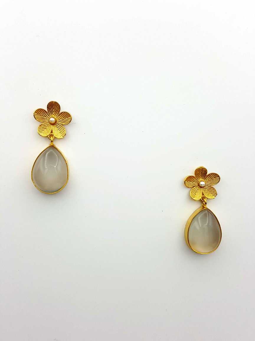 boutique-earring-ERBQ19136WHHG