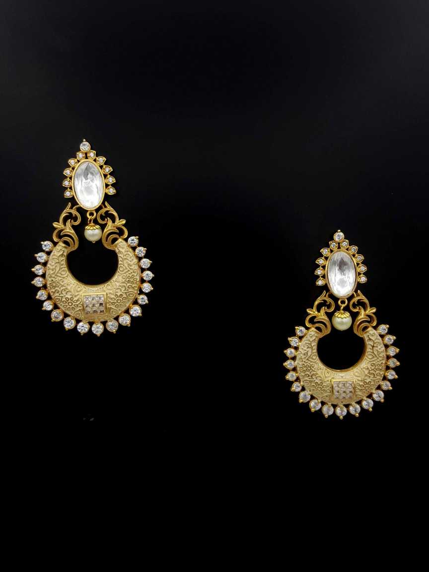 boutique-earring-ERBQ19253WHGT