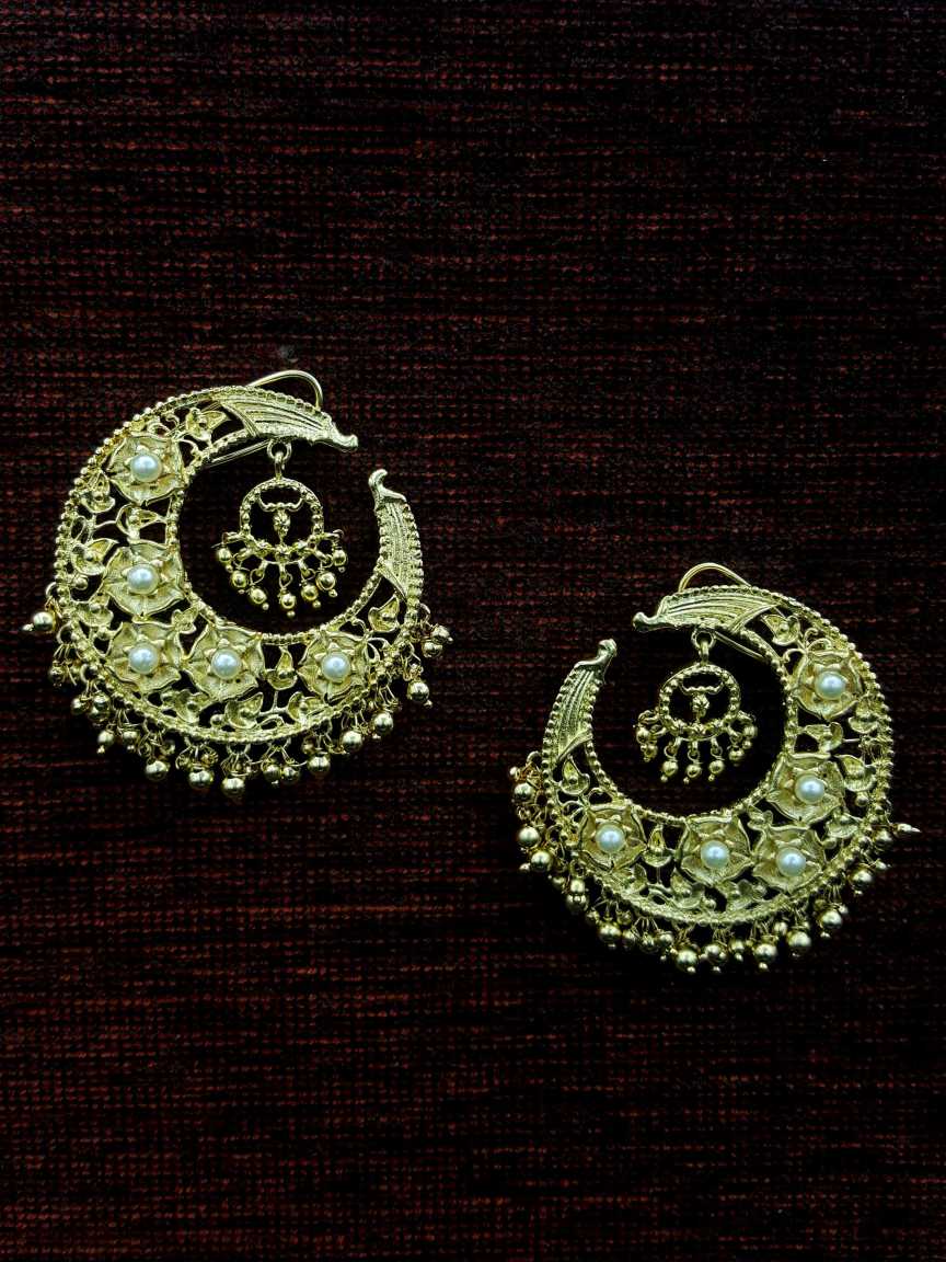 EARRING in BOUTIQUE Style | Design - 20006