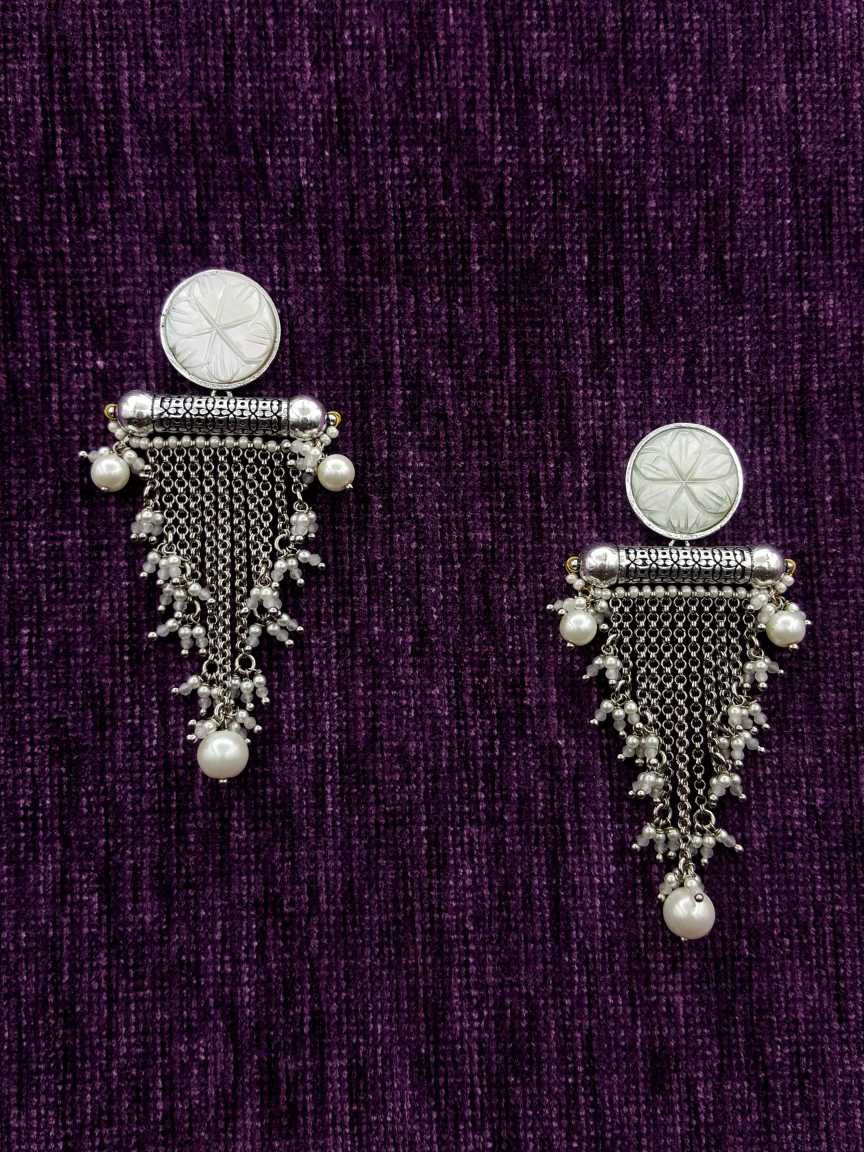 boutique-earring-ERBQ20037WHVC