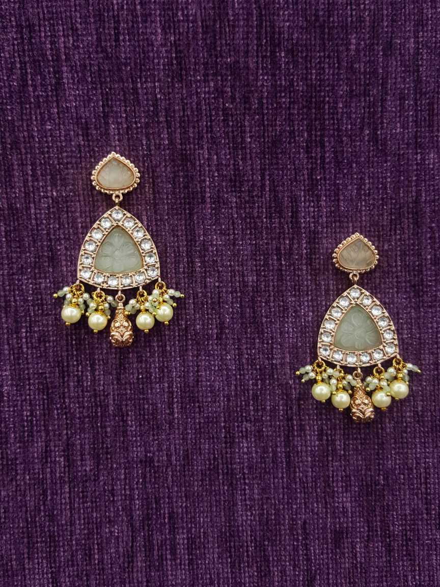 EARRING in BOUTIQUE Style | Design - 20090