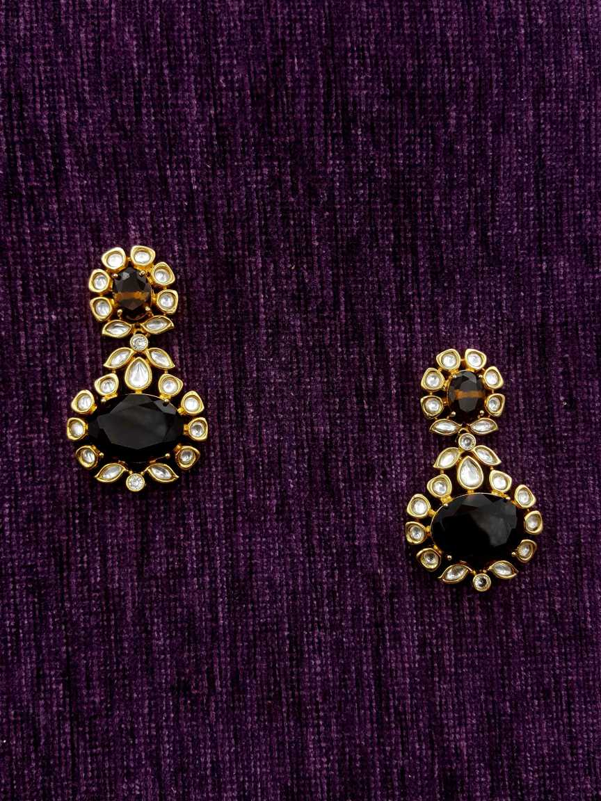 boutique-earring-ERBQ20109BWHG