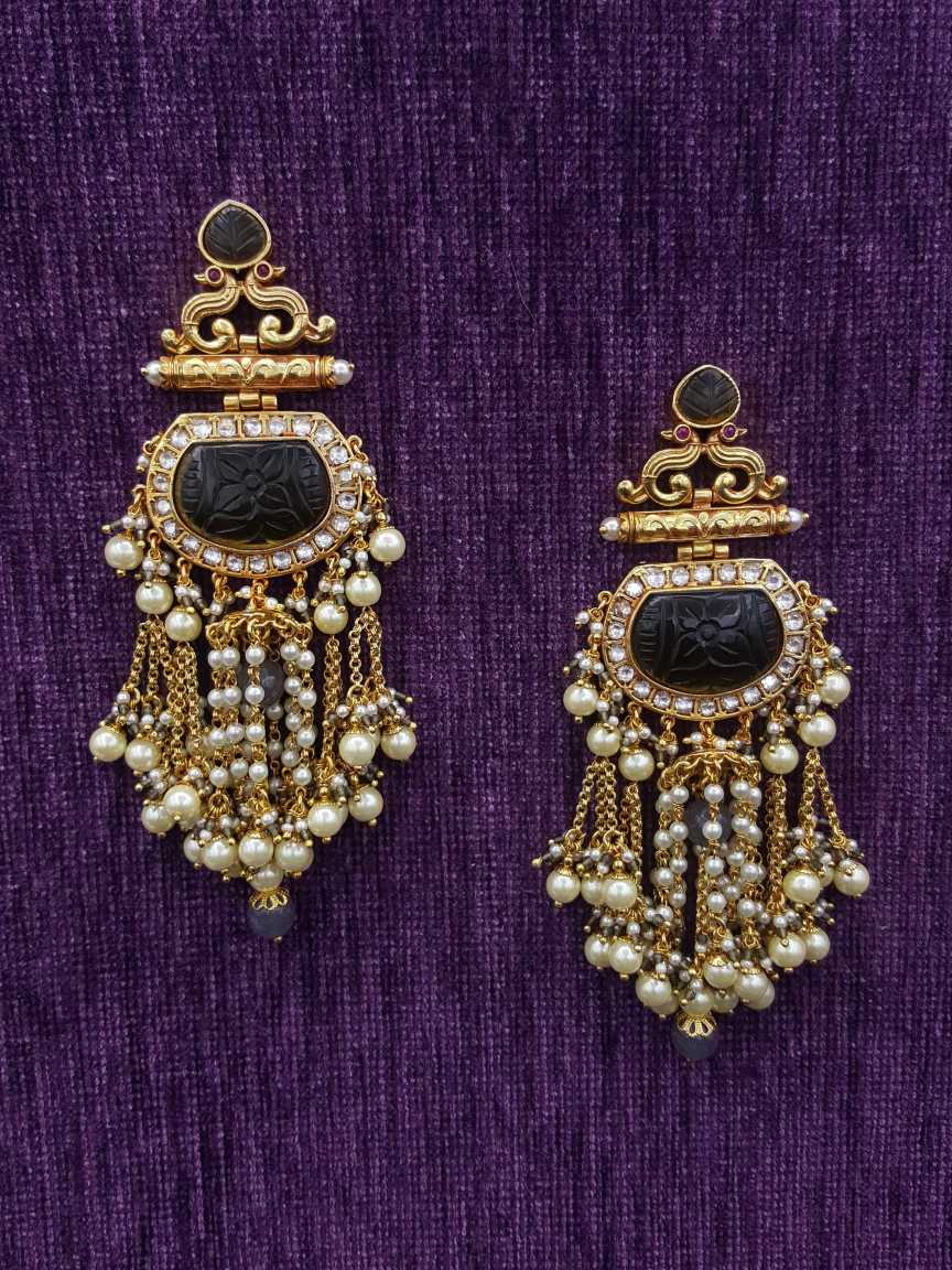 EARRING in BOUTIQUE Style | Design - 20136