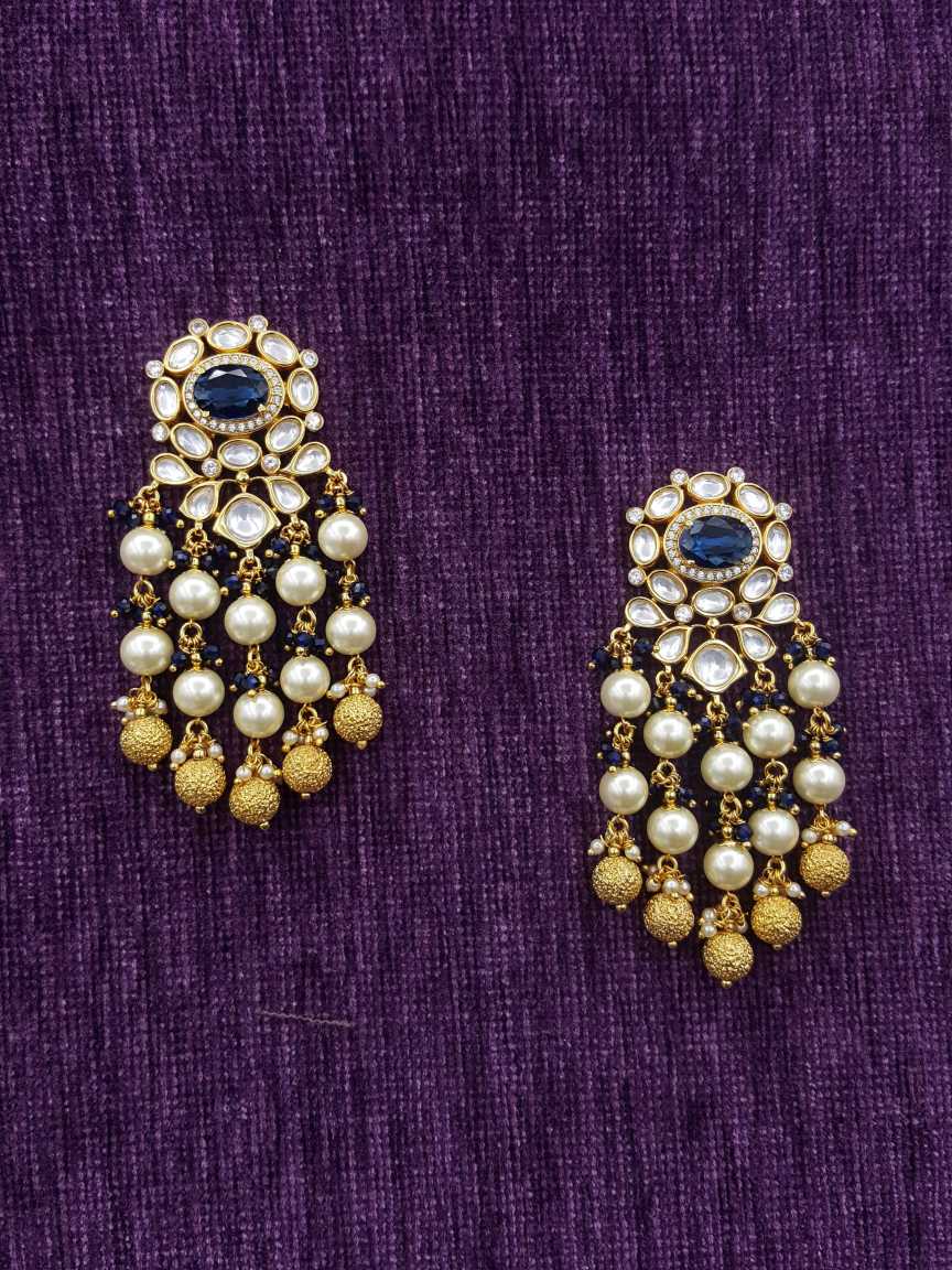 EARRING in BOUTIQUE Style | Design - 20143
