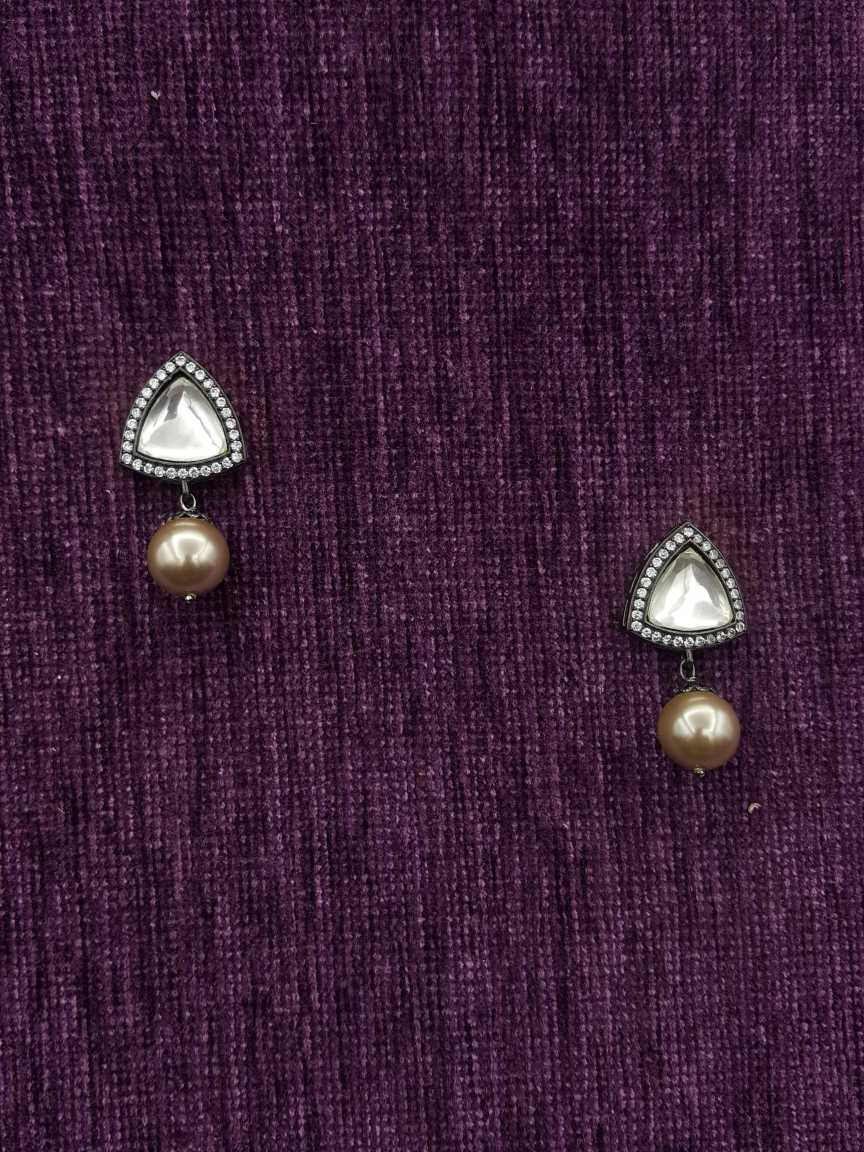 boutique-earring-ERBQ20218SLBD