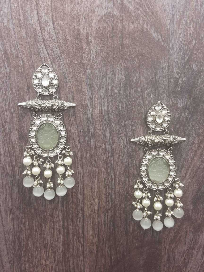 boutique-earring-ERBQ20239WHRH