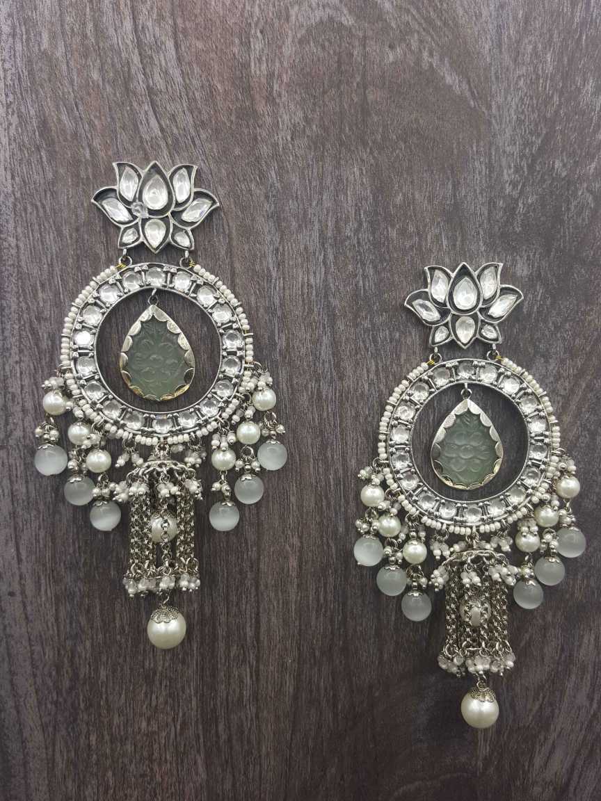 boutique-earring-ERBQ20256WHRH