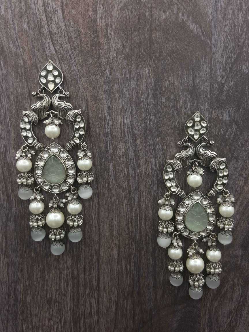 boutique-earring-ERBQ20278WHRH