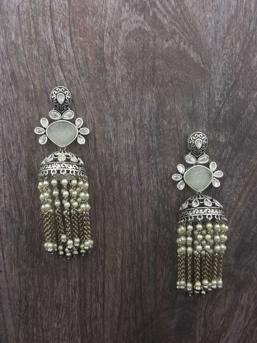 boutique-earring-ERBQ20302WHRH