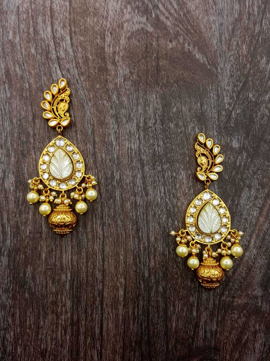 boutique-earring-ERBQ20372WHGT