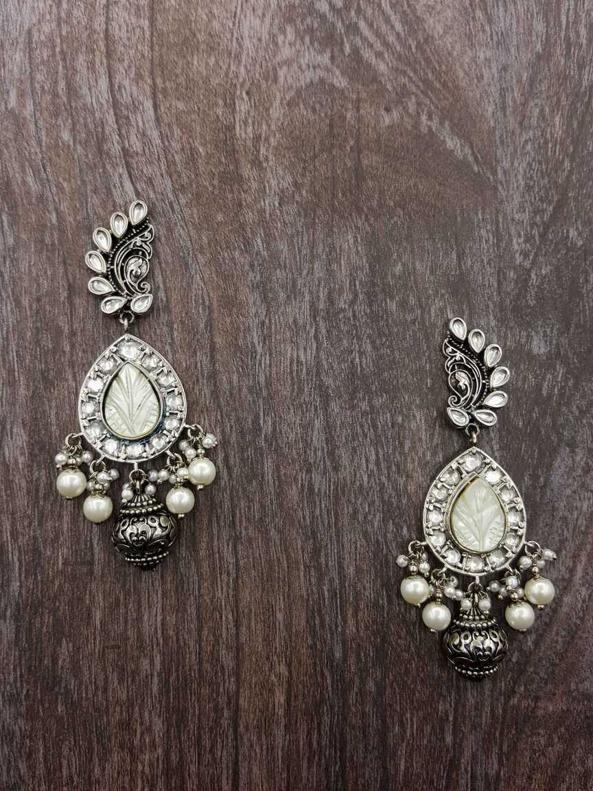 boutique-earring-ERBQ20372WHRH