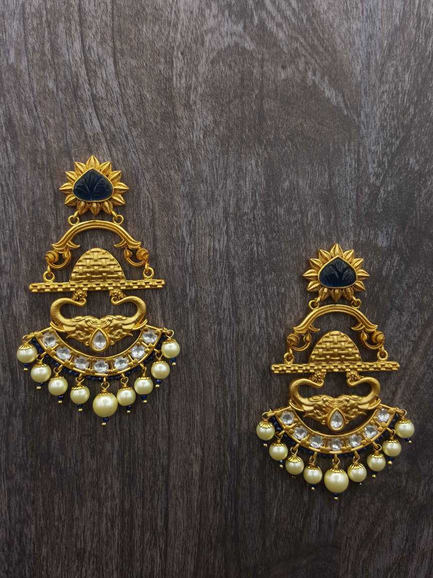 EARRING in BOUTIQUE Style | Design - 20640
