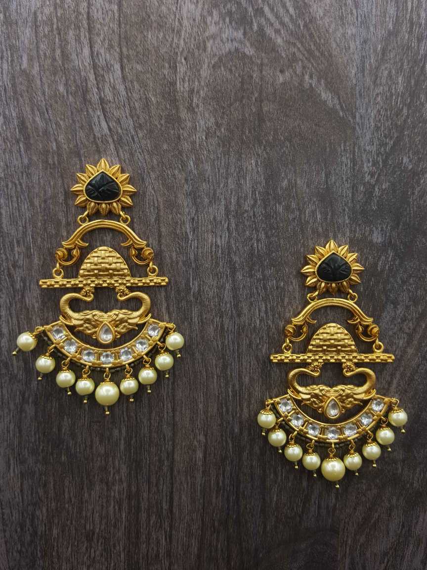 boutique-earring-ERBQ20640GYGT