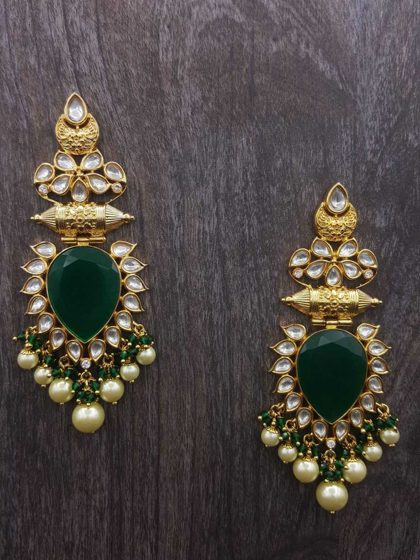 EARRING in BOUTIQUE Style | Design - 20645