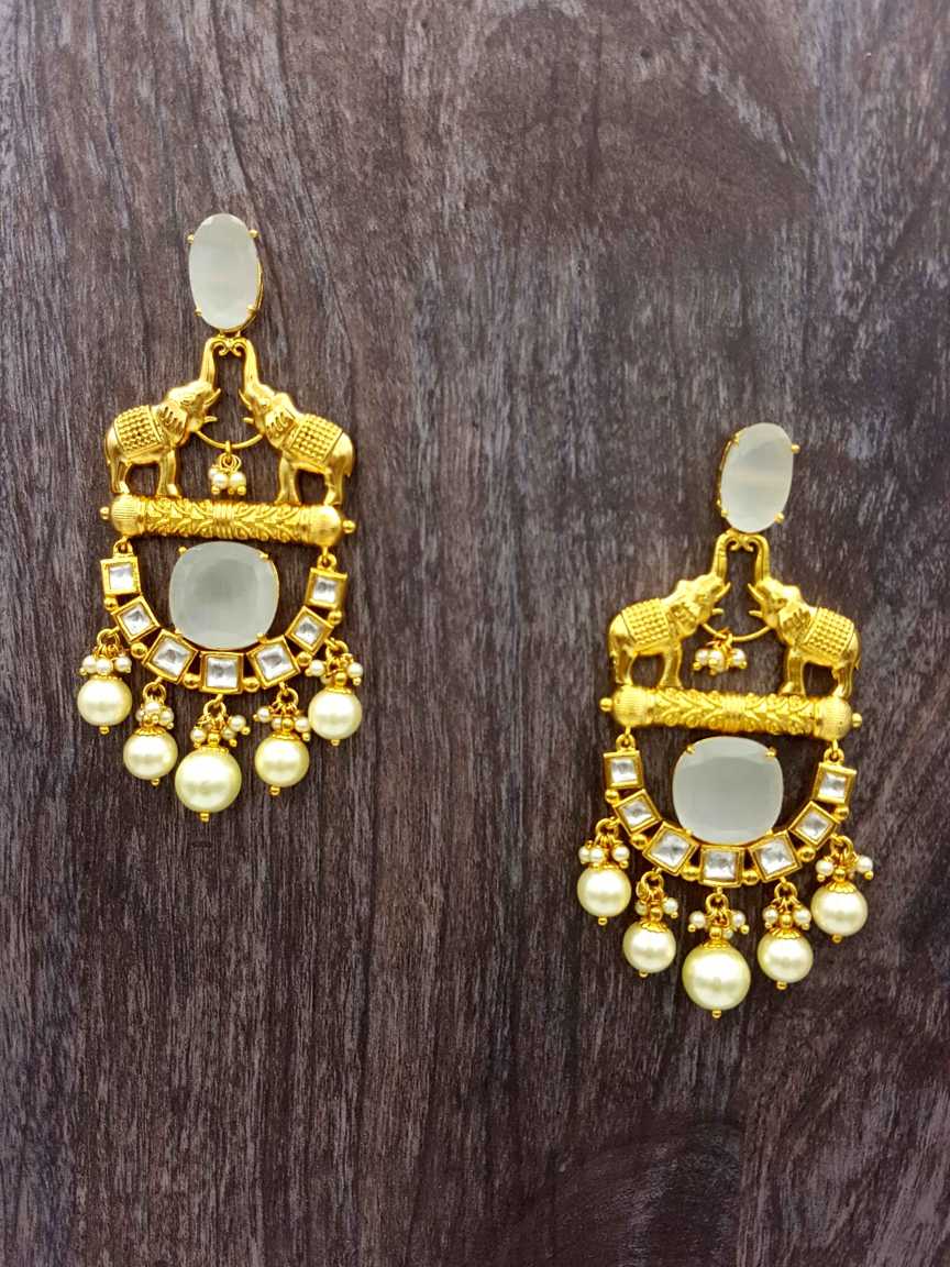 EARRING in BOUTIQUE Style | Design - 20647