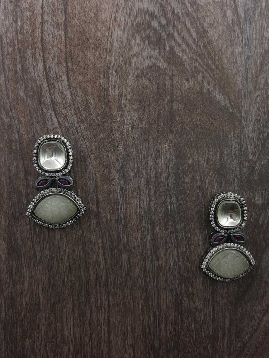 boutique-earring-ERBQ20688WHGYBD