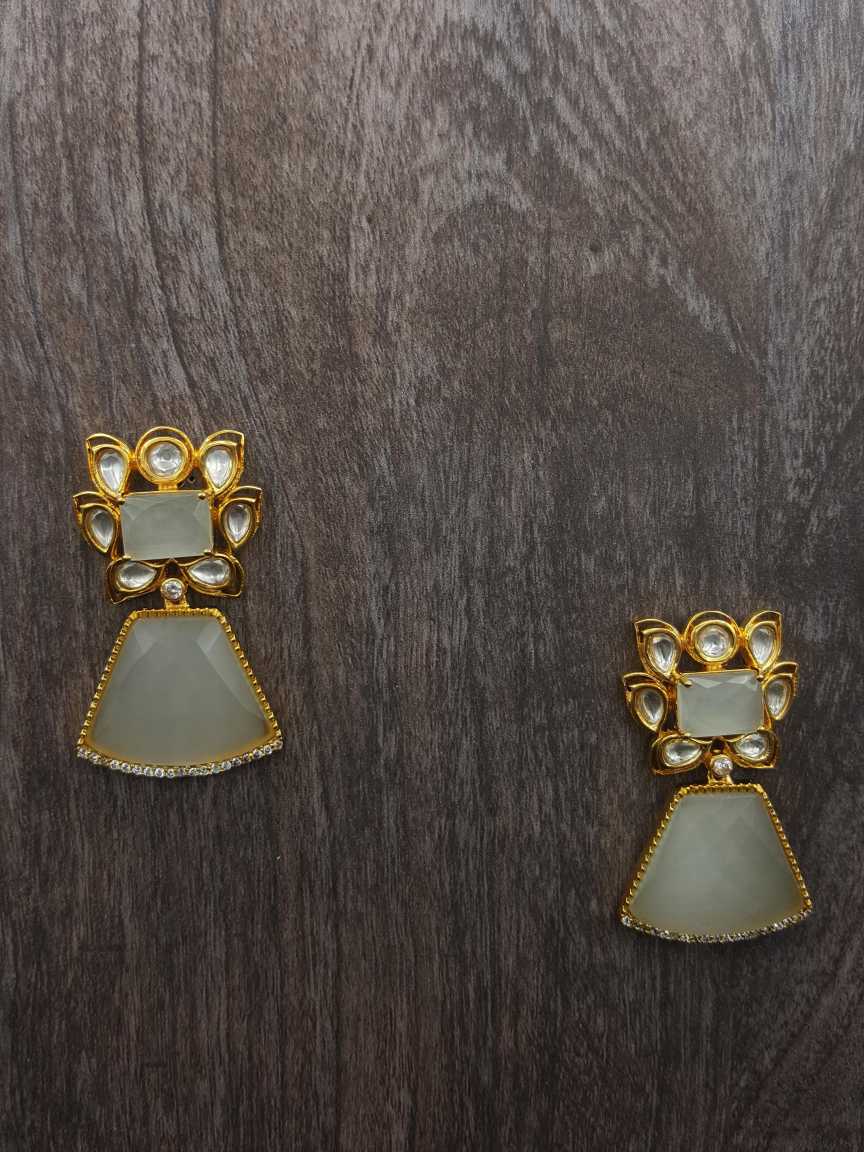 boutique-earring-ERBQ20751WHHG