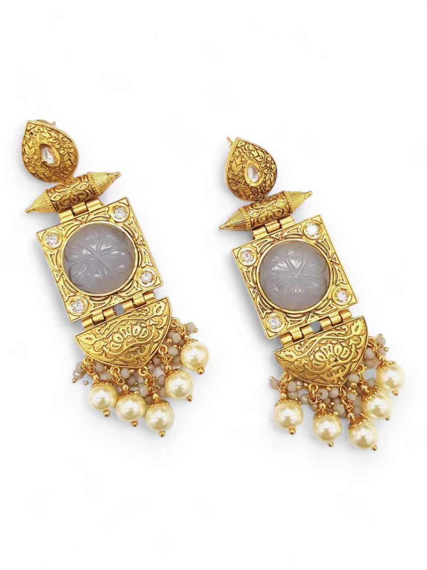 boutique-earring-ERBQ21191GYGT