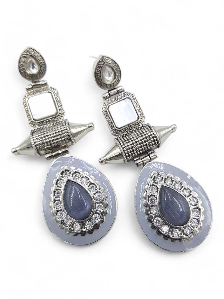 boutique-earring-ERBQ21592GYVC