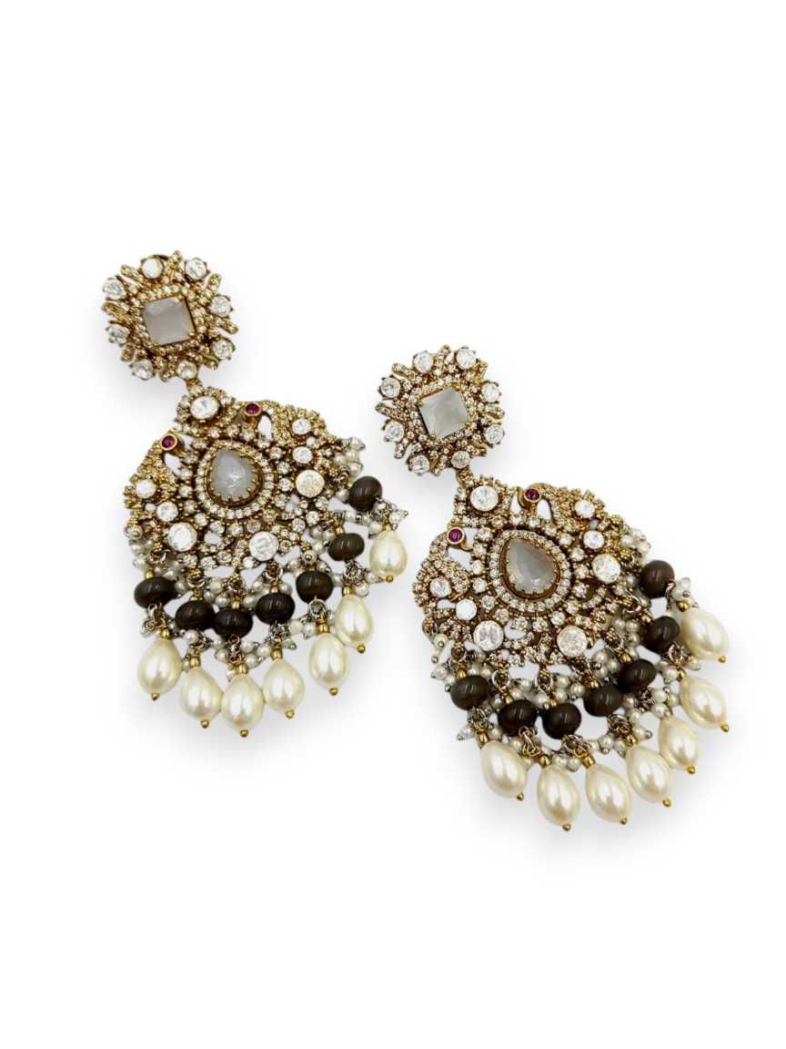 boutique-earring-ERBQ22476GYDG