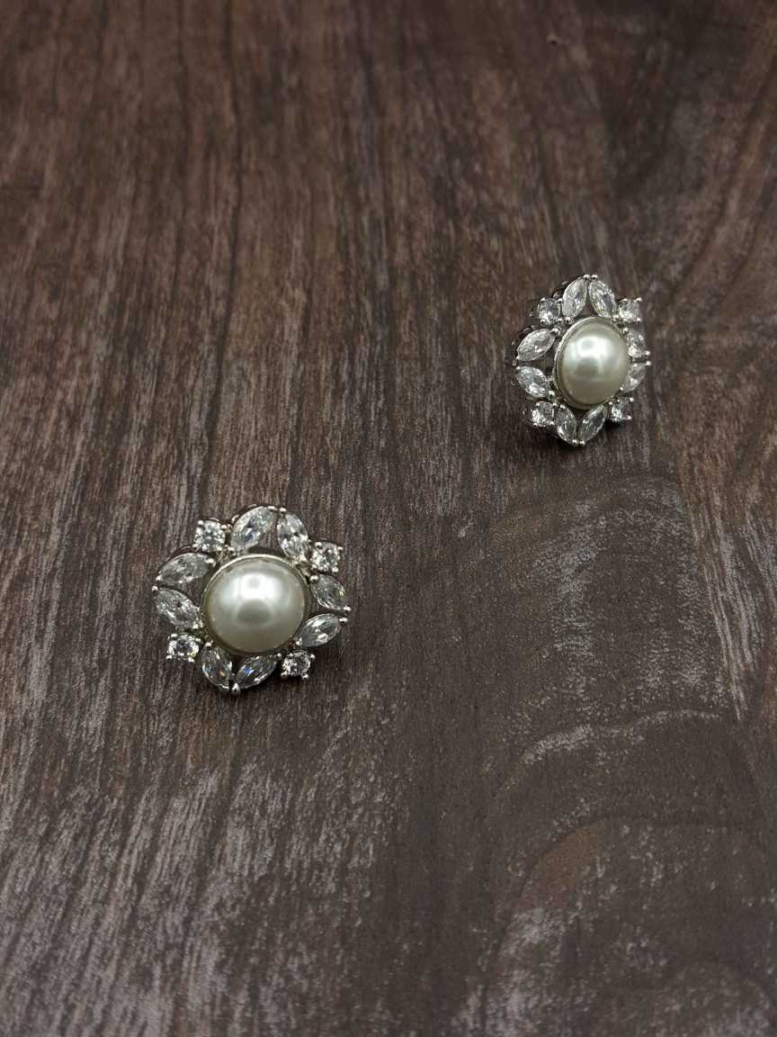 EARRING in CZ AD AMERICAN DIAMOND Style | Design - 20388
