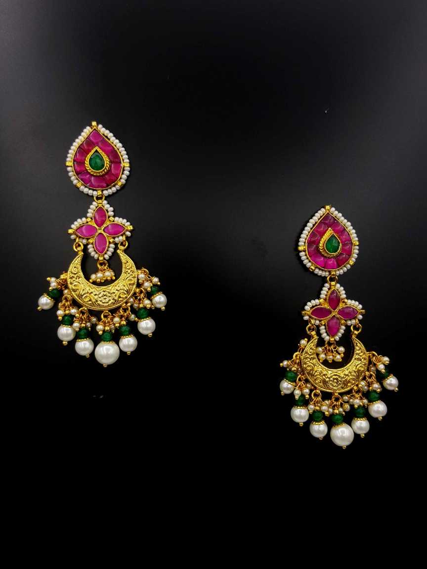 kundan-earring-ERKU19670RNGNHG