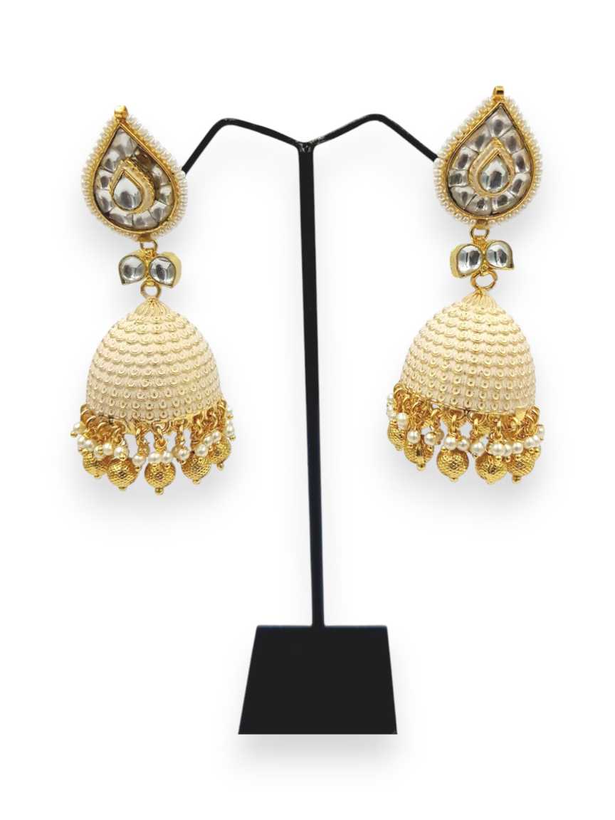 kundan-earring-ERKU22520WHHG