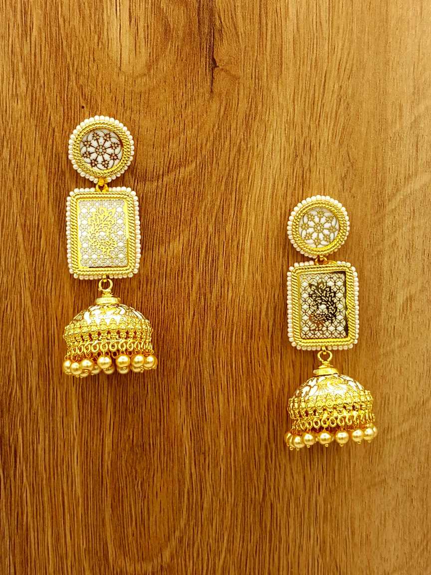 theva-earring-ERTV18800WHHG