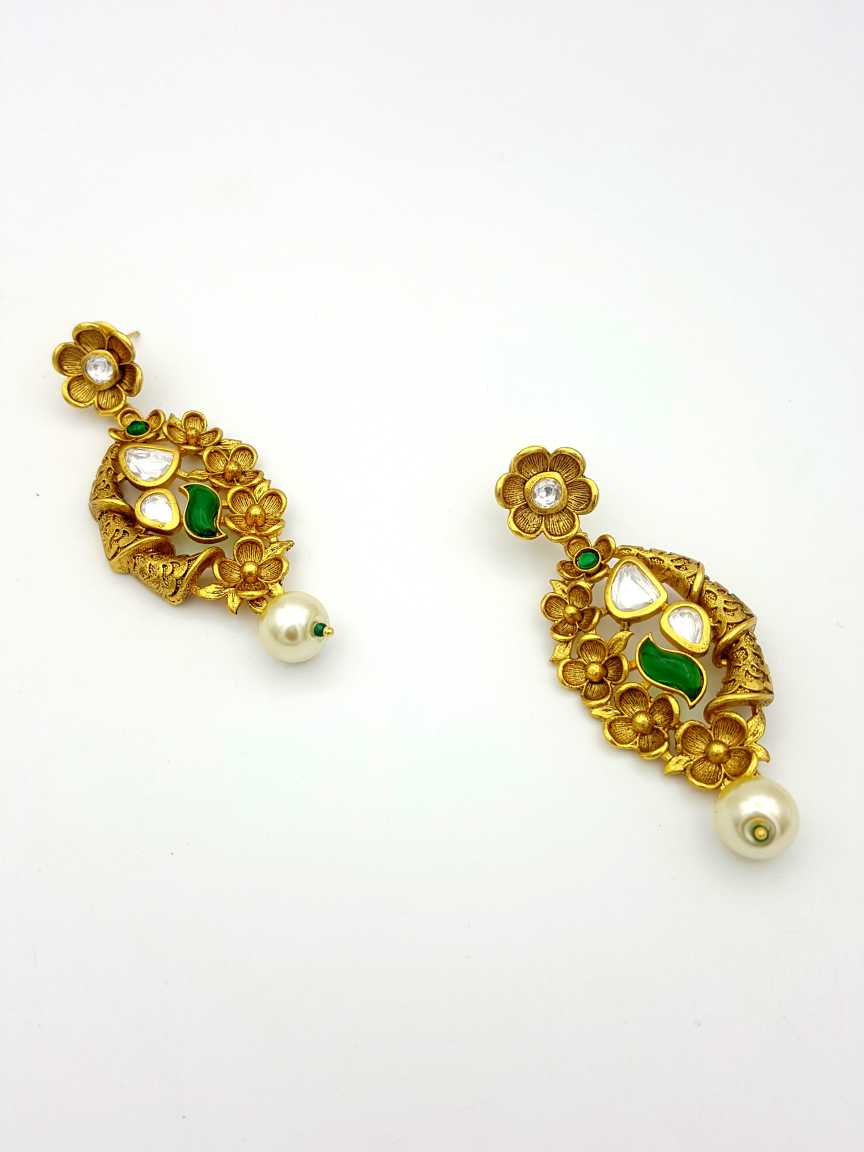 EARRING in VILANDI KUNDAN Style | Design - 17711