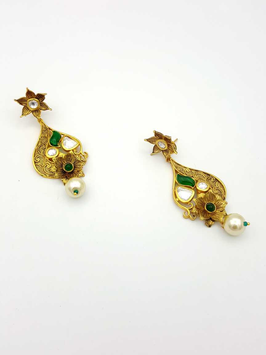 EARRING in VILANDI KUNDAN Style | Design - 17713