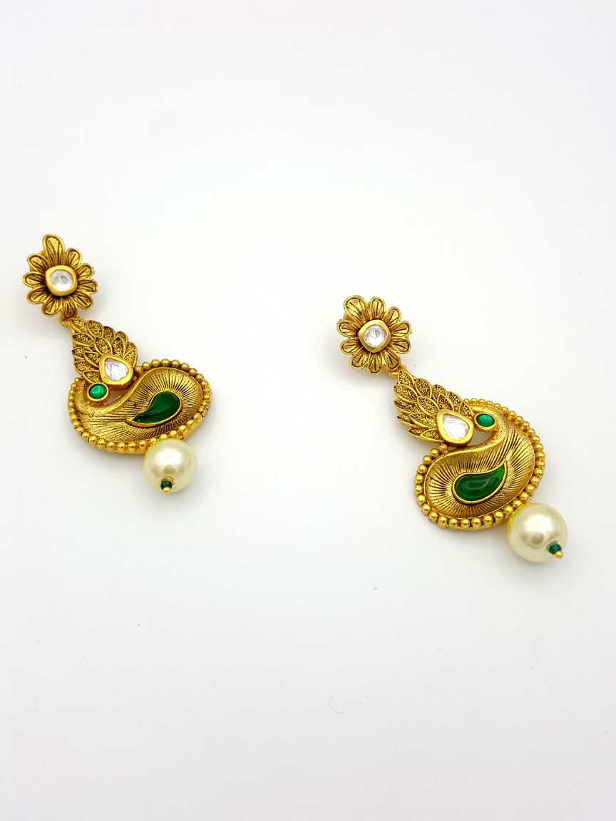 EARRING in VILANDI KUNDAN Style | Design - 17714