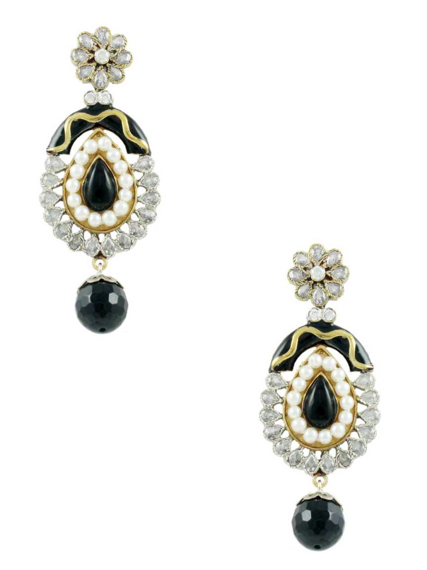 victorian-earring-ERVR12521BKTQVC