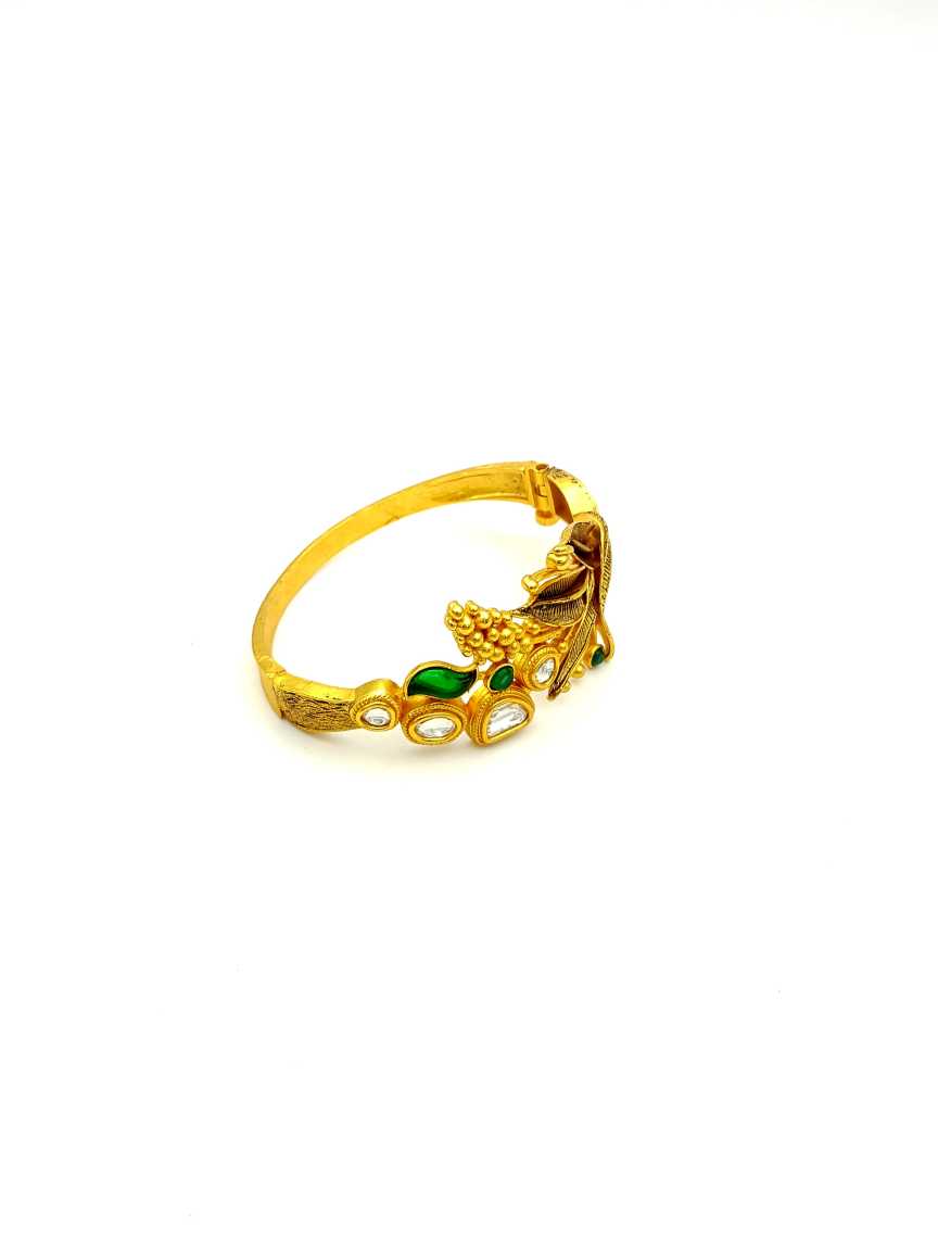 KADA in VILANDI KUNDAN Style | Design - 17760