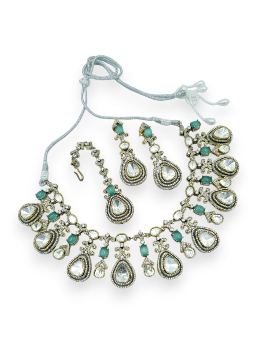 boutique-necklace_er_tk-NTBQ23810GMDG