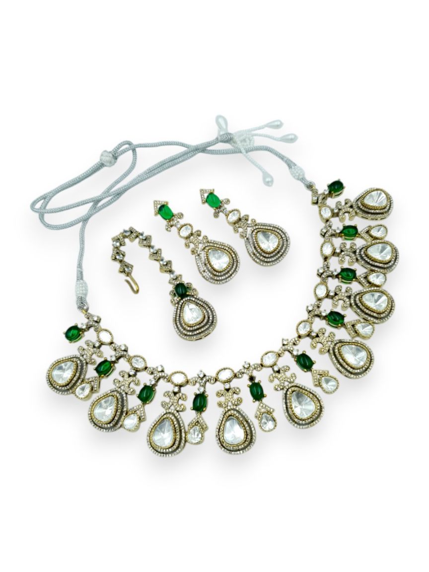 NECKLACE SET WITH MAANG TIKA IN BOUTIQUE STYLE | DESIGN - 23810