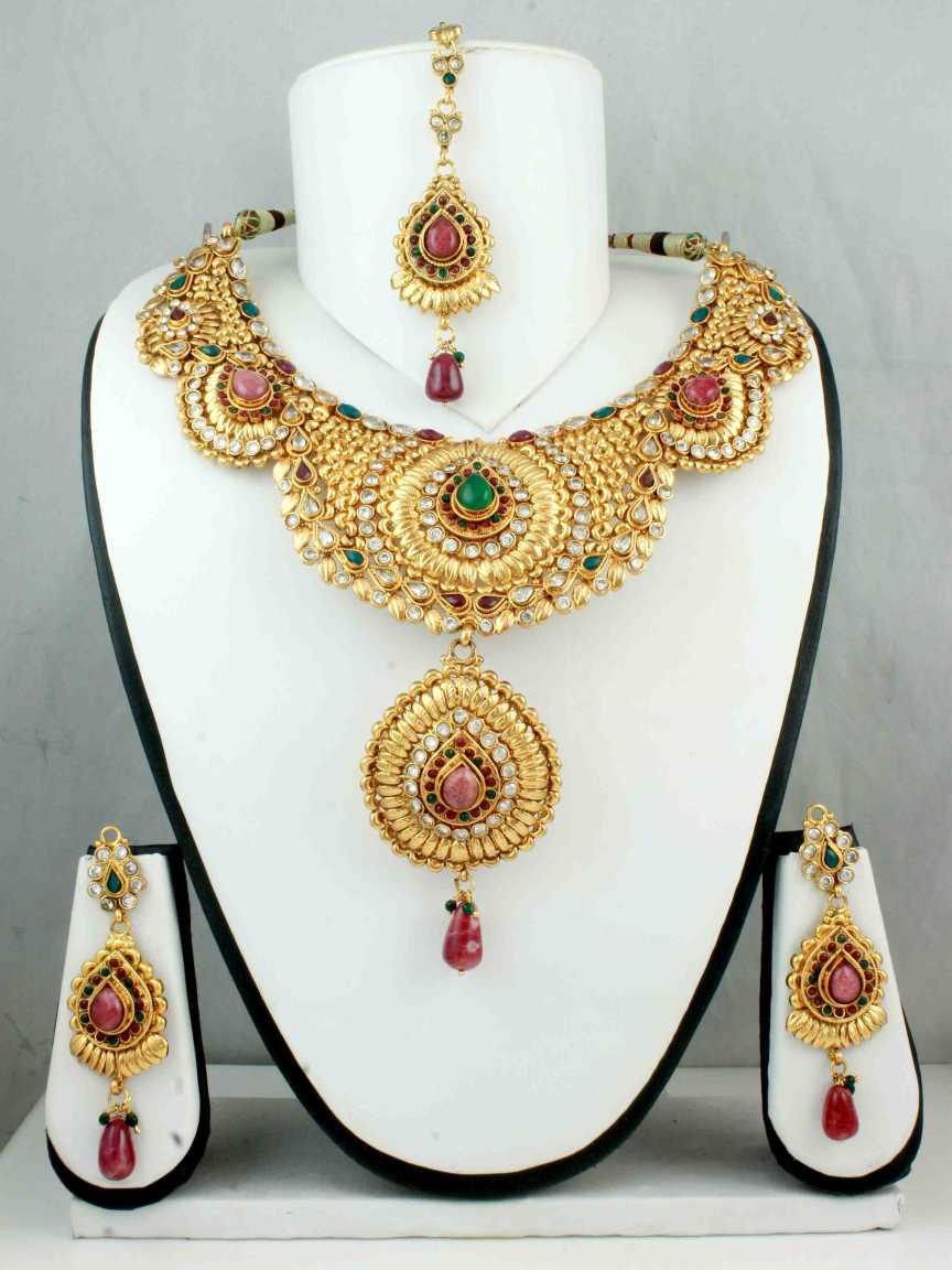 NECKLACE SET WITH MAANG TIKA in CHECKERED POLKI Style | Design - 10697