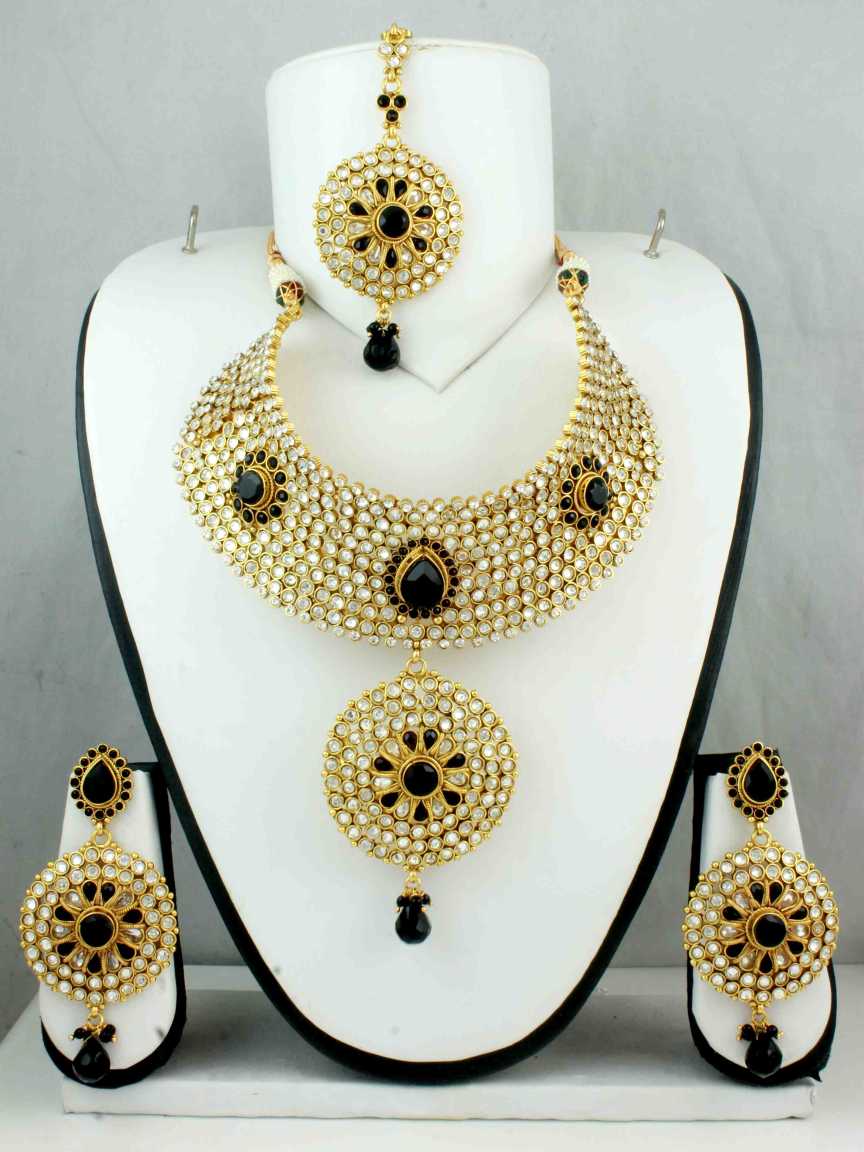 NECKLACE SET WITH MAANG TIKA in CHECKERED POLKI Style | Design - 10703