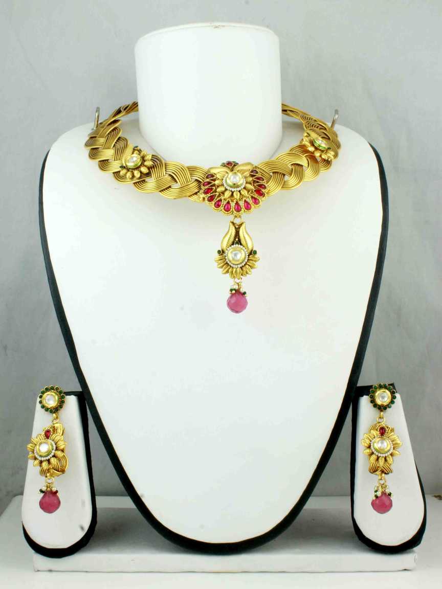 NECKLACE SET WITH MAANG TIKA in CHECKERED POLKI Style | Design - 10704