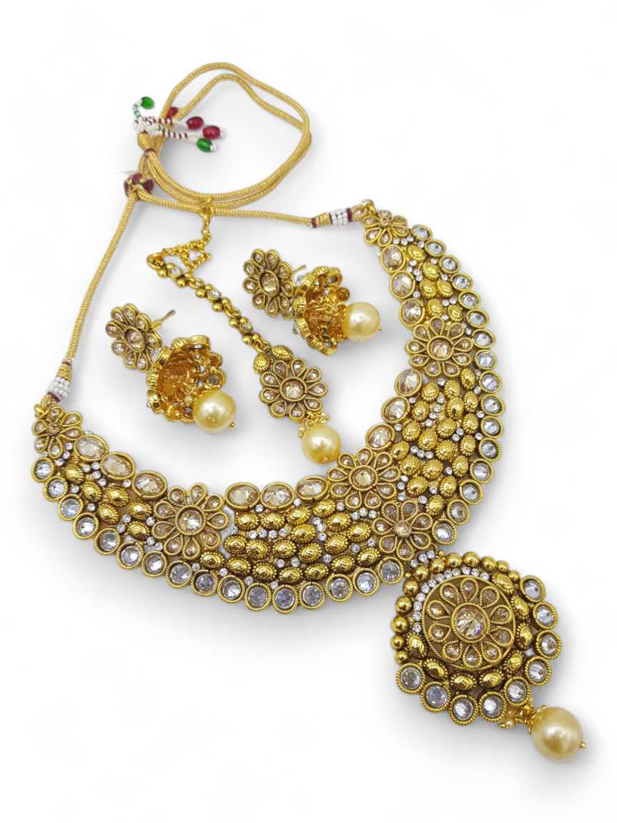 NECKLACE SET WITH MAANG TIKA IN CHECKERED POLKI STYLE | DESIGN - 10713