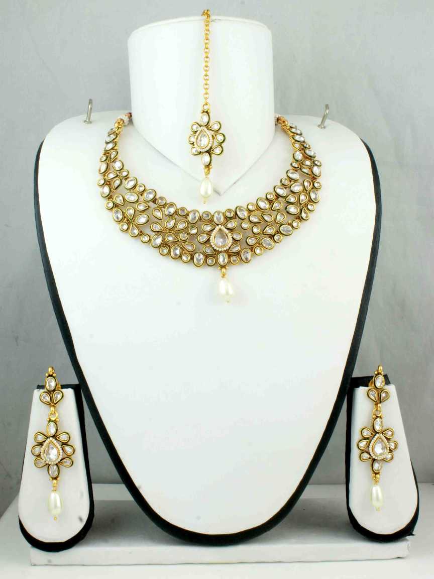 NECKLACE SET WITH MAANG TIKA in CHECKERED POLKI Style | Design - 10714