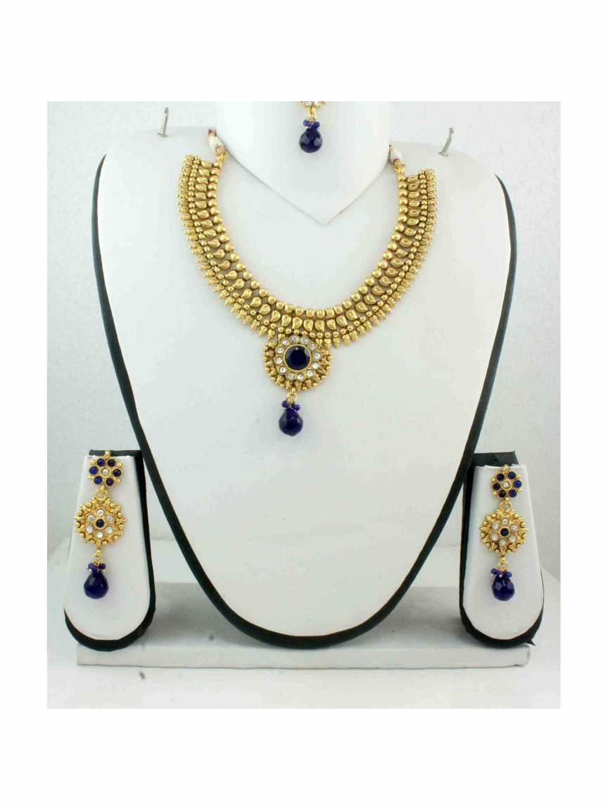 NECKLACE SET WITH MAANG TIKA in CHECKERED POLKI Style | Design - 11049