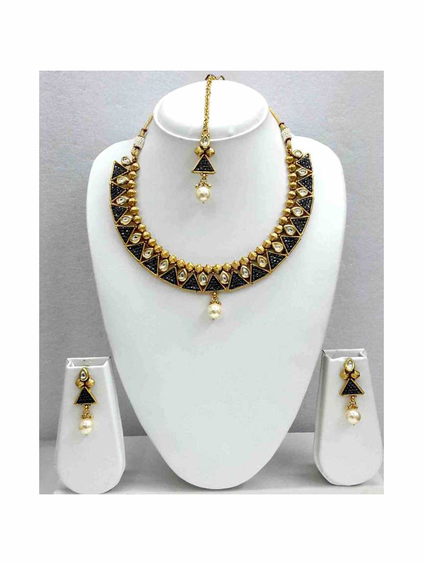 NECKLACE SET WITH MAANG TIKA in CHECKERED POLKI Style | Design - 13501