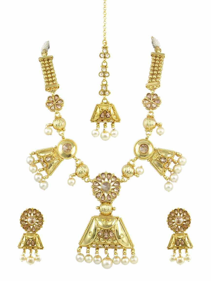 NECKLACE SET WITH MAANG TIKA in CHECKERED POLKI Style | Design - 13720
