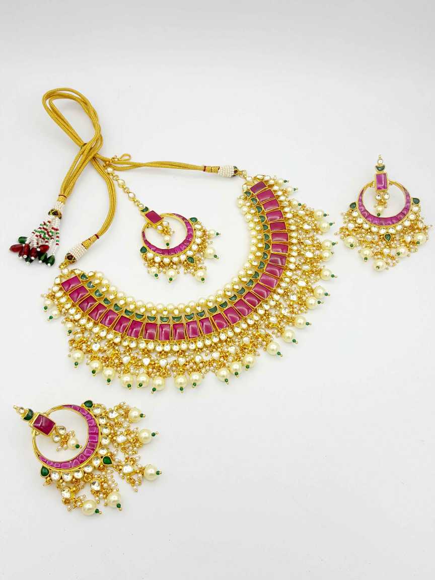 NECKLACE SET WITH MAANG TIKA in JADAU KUNDAN Style | Design - 18452