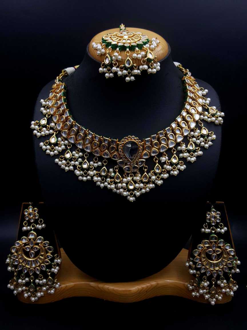NECKLACE SET WITH MAANG TIKA in JADAU KUNDAN Style | Design - 20374